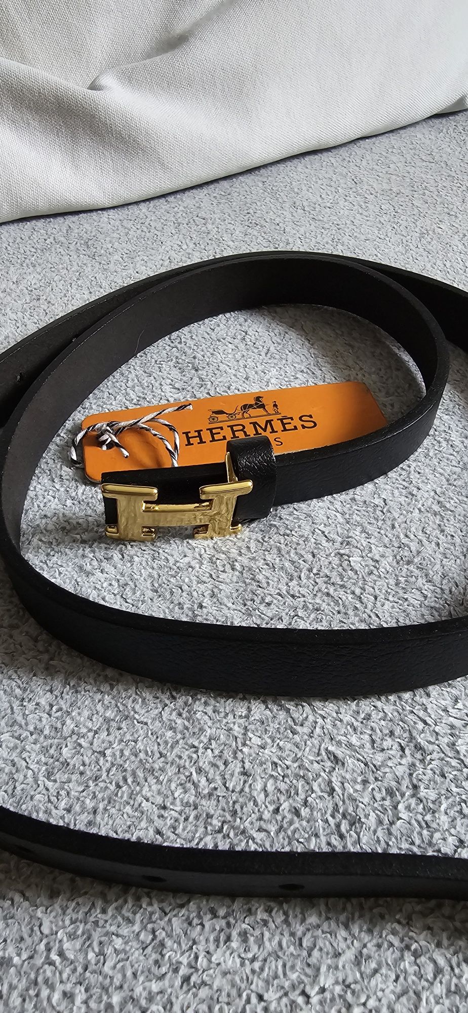 Pasek w stylu Hermès z klamrą H – elegancki dodatek