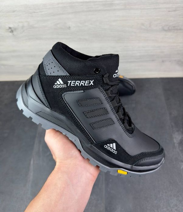 Чоловічі Зимові Шкіряні Кросівки Adidas Terrex з Хутром