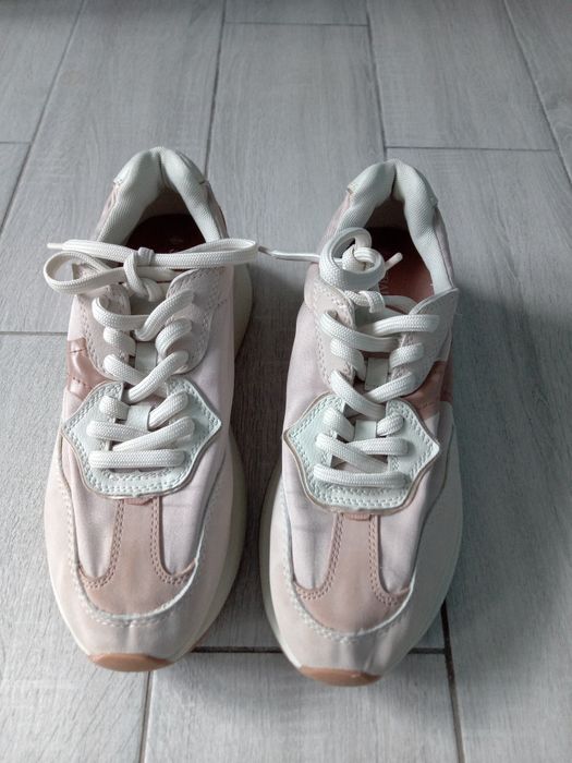 Buty sportowe damskie, młodzieżowe. Stradivarius. 39