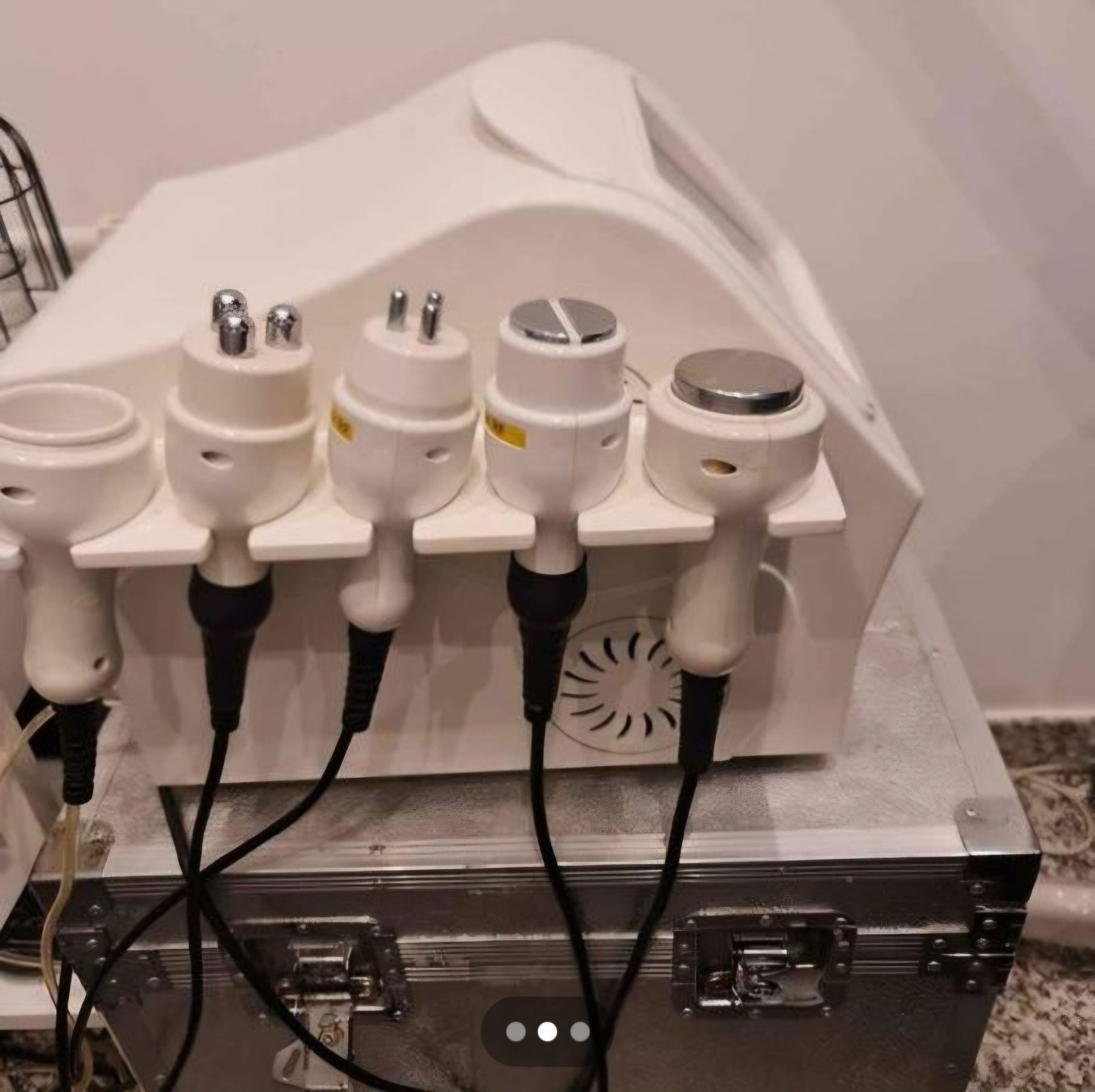 Aparelho de Radiofrequência
Vendido com caixa de