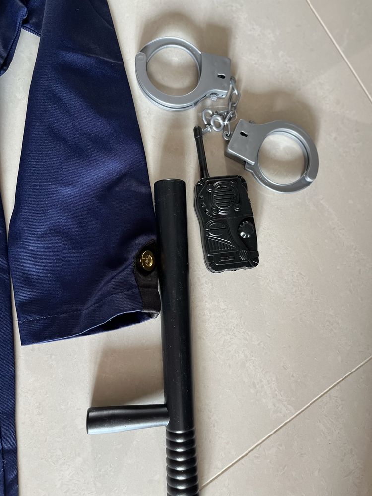 Stroj policjantki dla dziewczynki