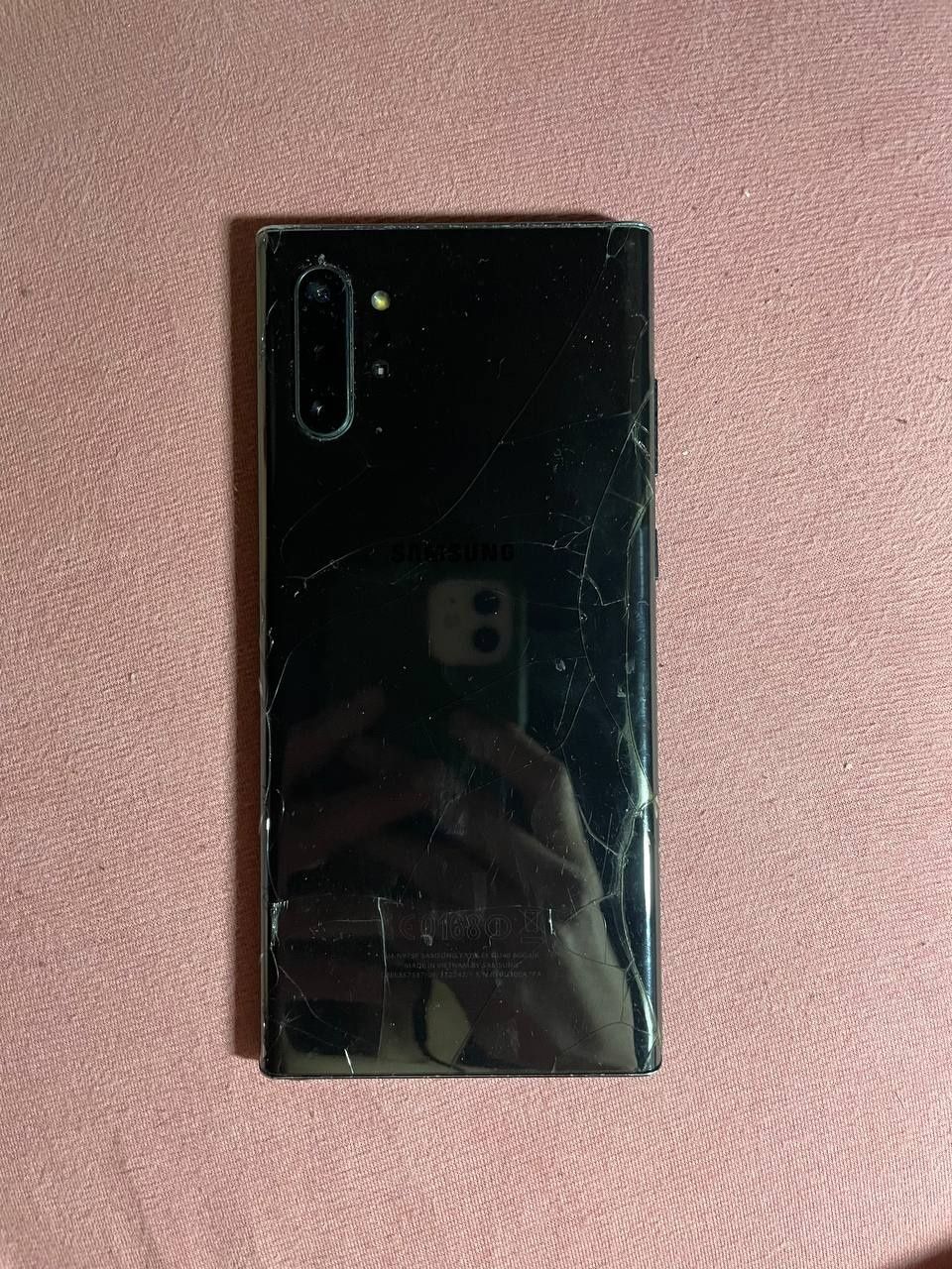 Продам Самсунг Note 10+