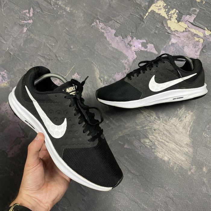 Кроссовки для залу найк Nike Downshifter 7 852466-010