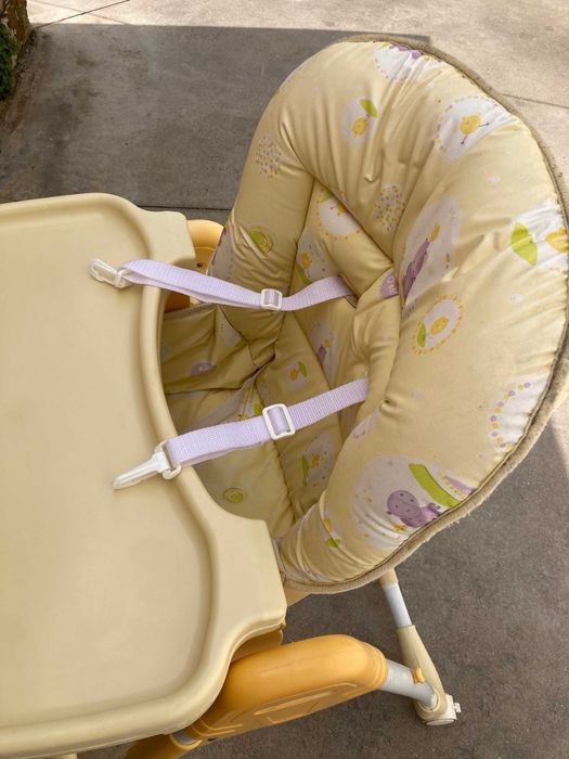 Cadeira de refeição para criança