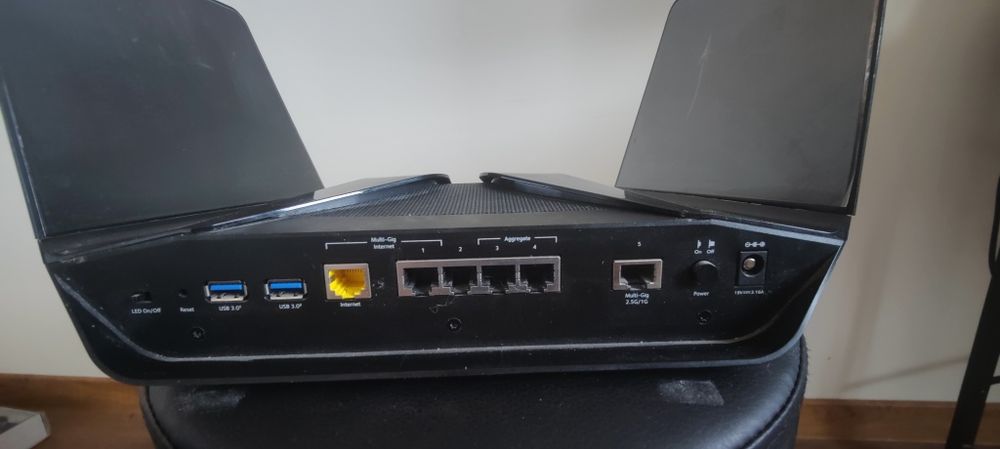 Продам потужний wifi роутер Netgear rax200