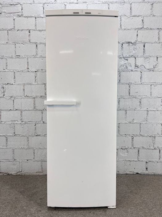 Морозильна камера Miele FN12620S