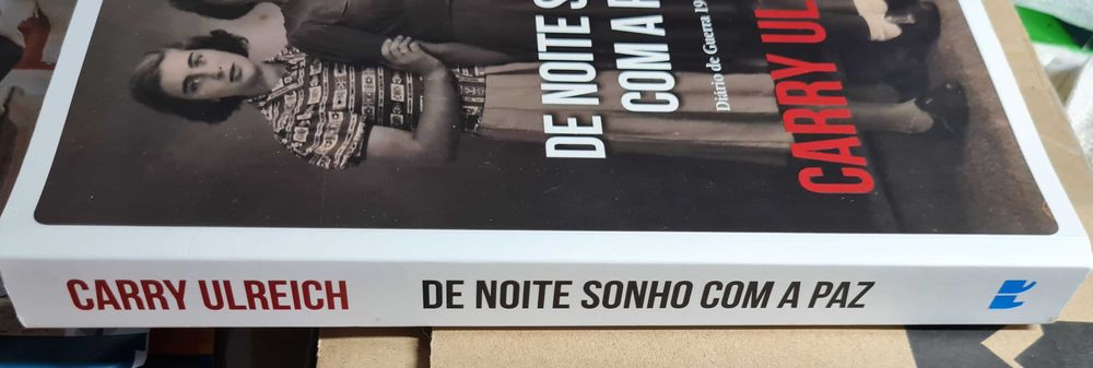 De Noite Sonho Com a Paz de Carry Ulreich