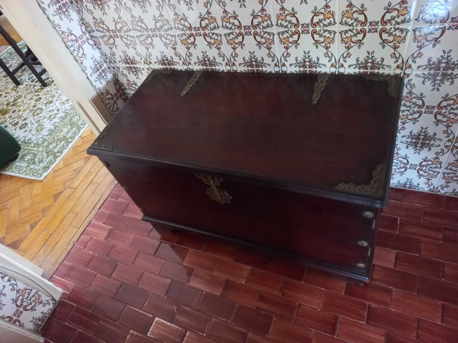 Vendo Arca em Madeira