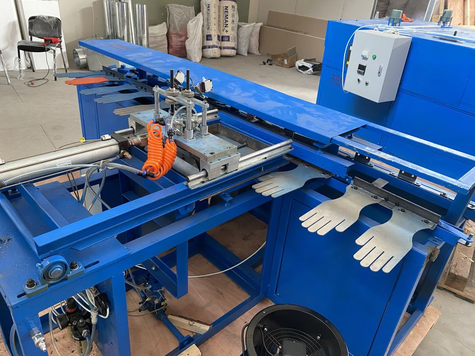 Машина для нанесения пвх на перчатки