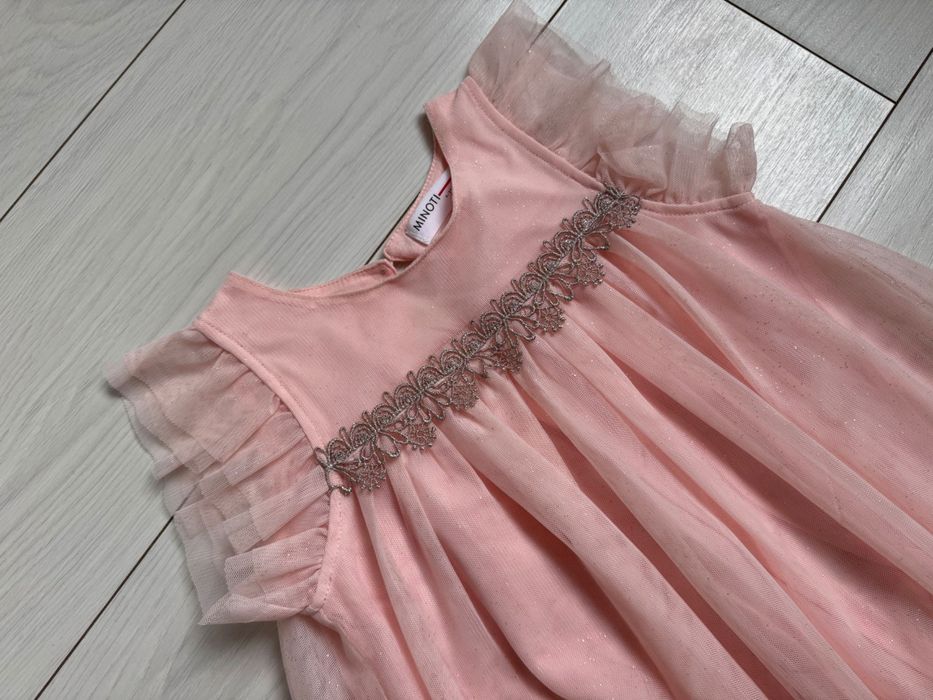 Платье на девочку нарядное 4-5 лет