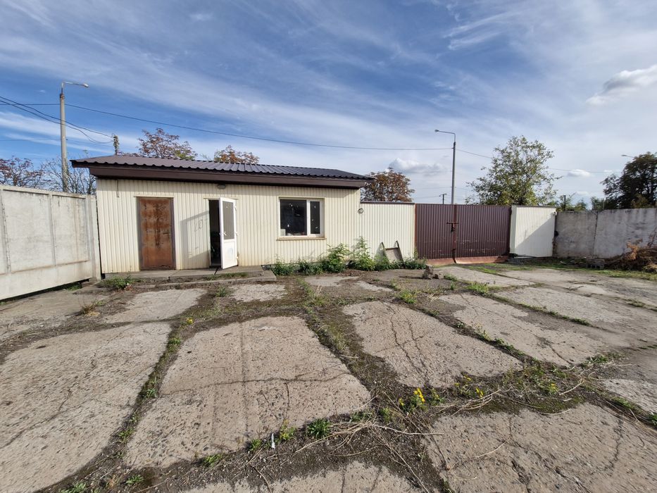 Продаж території + будівлі для бізнесу. Виробничі приміщення.