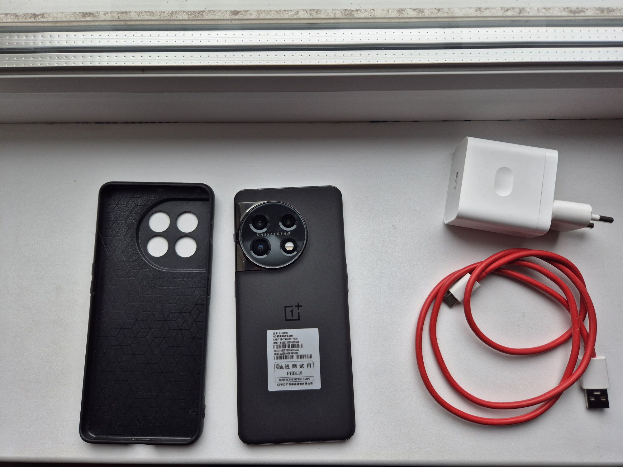 Продам OnePlus 11 5G 16/256