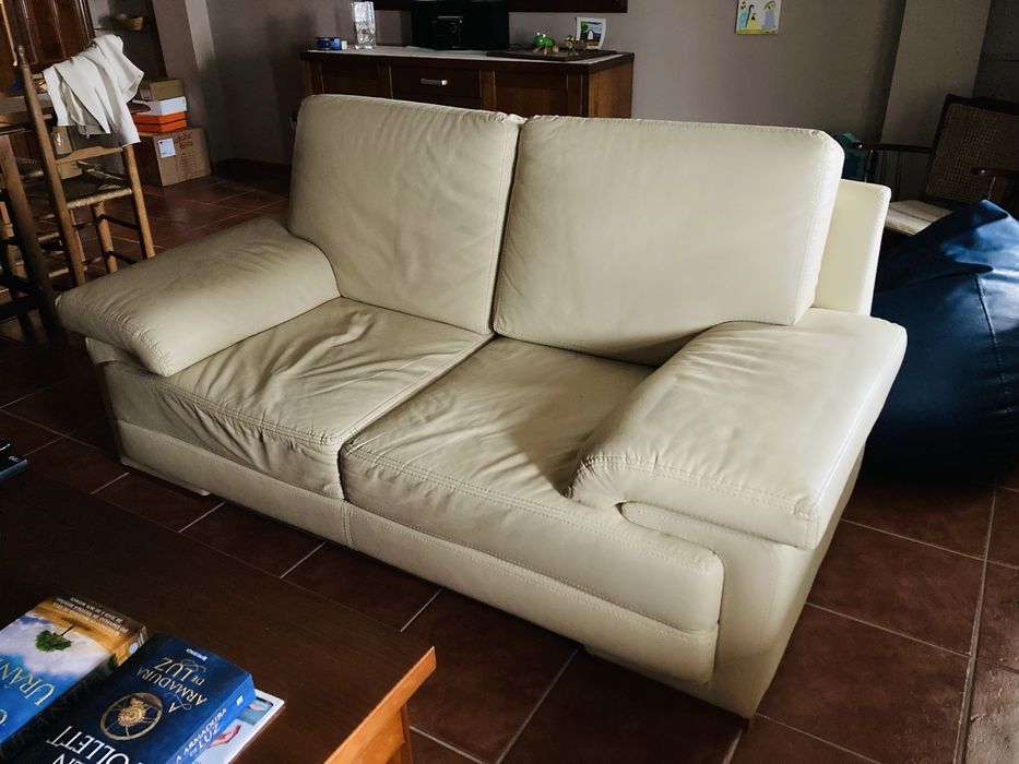 Sofa de dois lugares