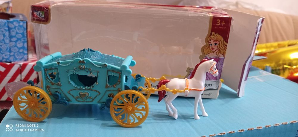 Карета дитяча з коником