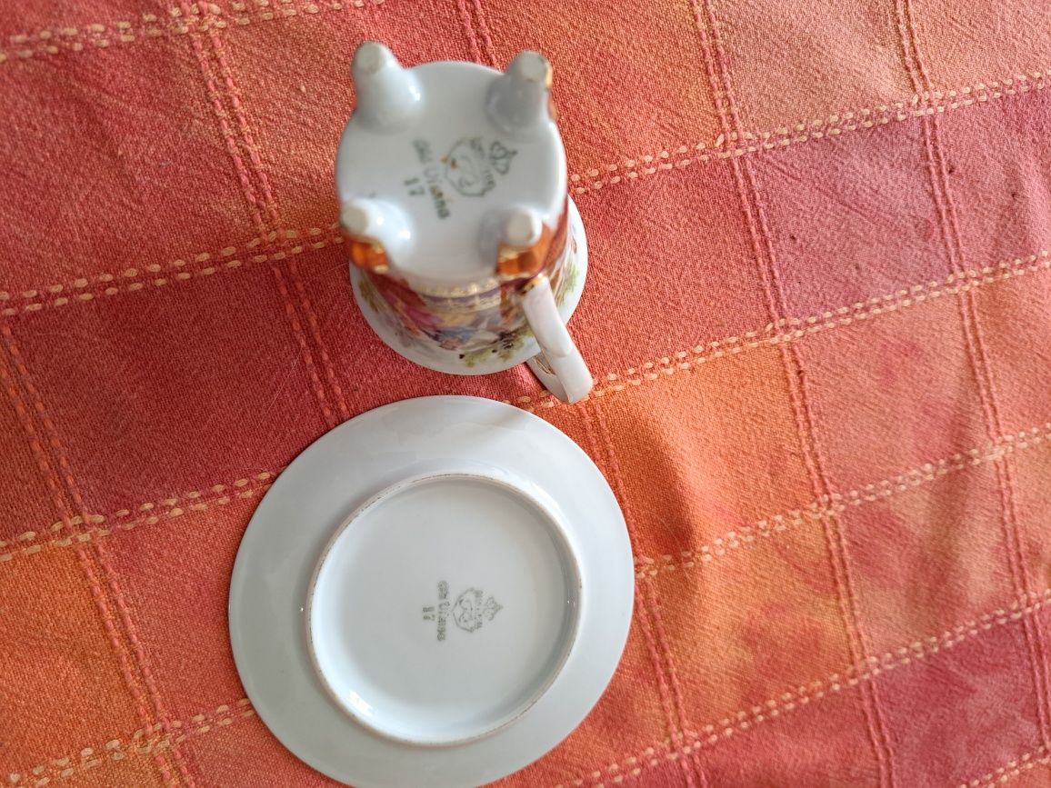 Chavena decorativa de porcelana