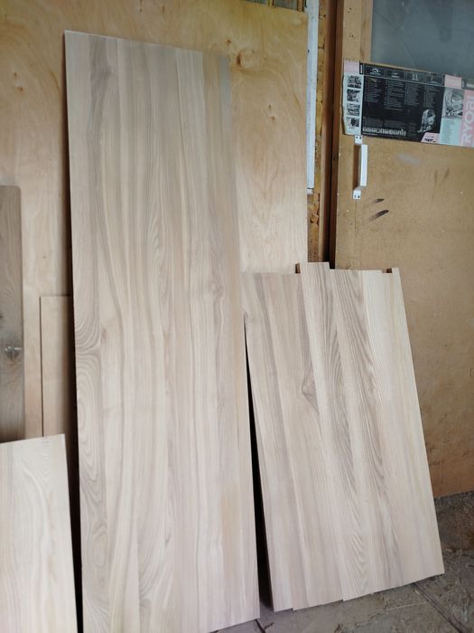 Ступеньки та комплектуючі для сходів