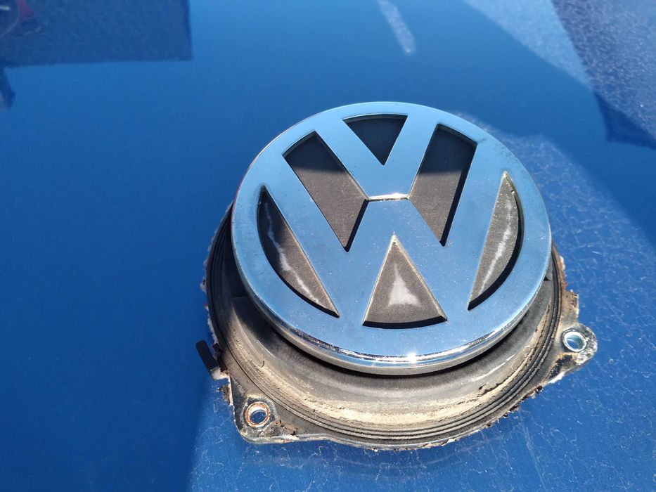 VW Passat B6 zamek maski linka rączka otwierania maski