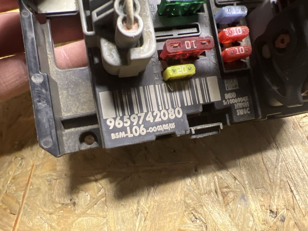 Moduł BSM Skrzynka Bezpieczników Peugeot Citroen L03 L06 L11 R02 DELPH