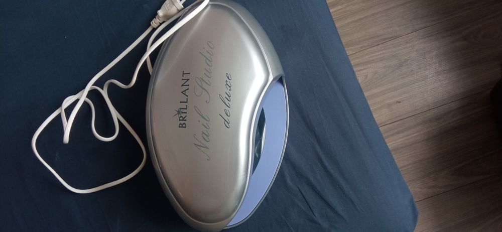 Lampa UV nails inc. deluxe 15 W odcienie szarości