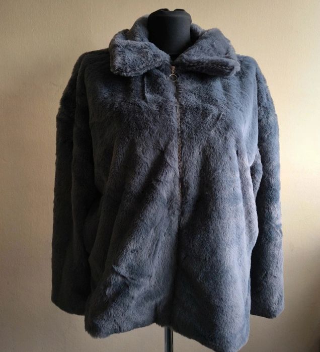 Futerko damskie rozmiar 44. Nowe bez metki