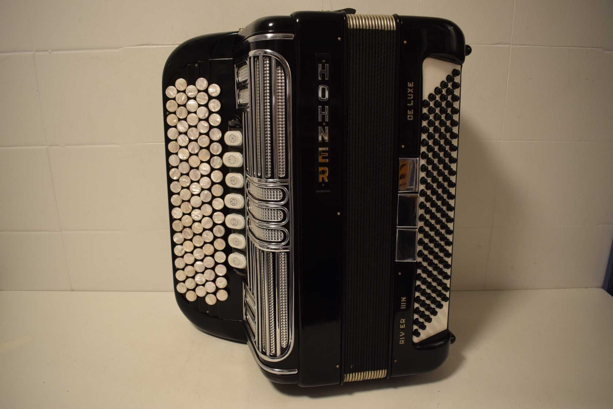 Acordeon Hohner Riveira III N 3 Voz, 136