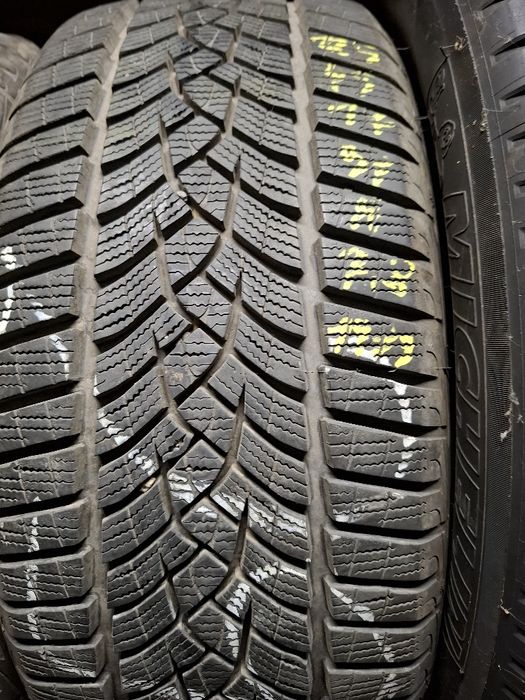 4X Goodyear efficentgrip performsnce 225.45.17 94V ok8mm
