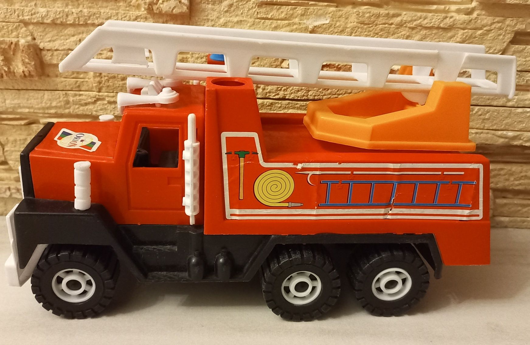Іграшка пожежна машина