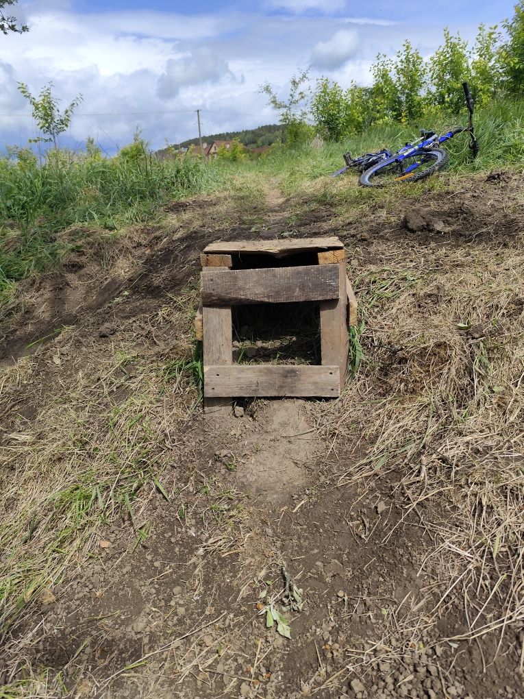 Zaprojektuje i zbuduje skocznie rowerowe