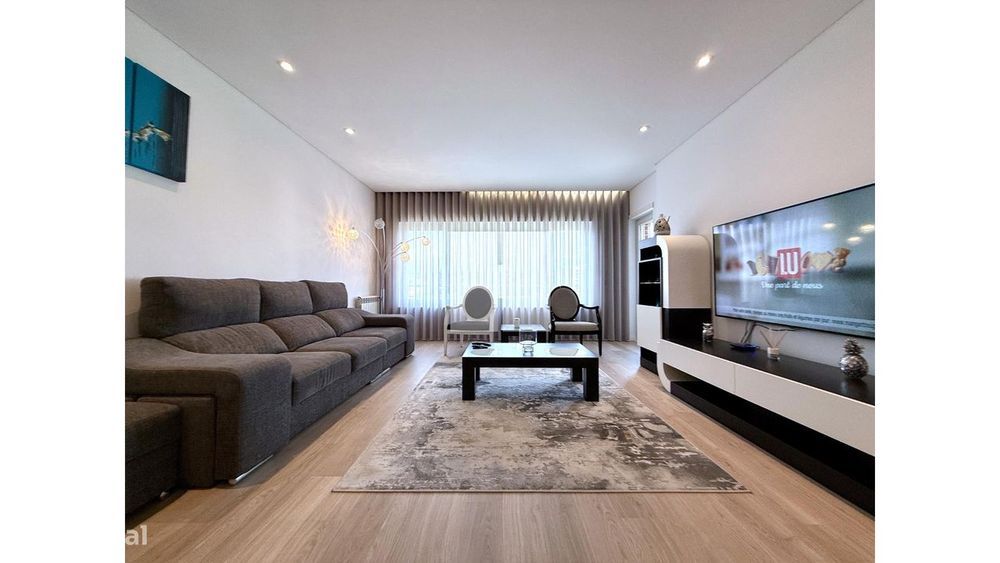 Luxuoso T-3 na Qtª Santa Maria