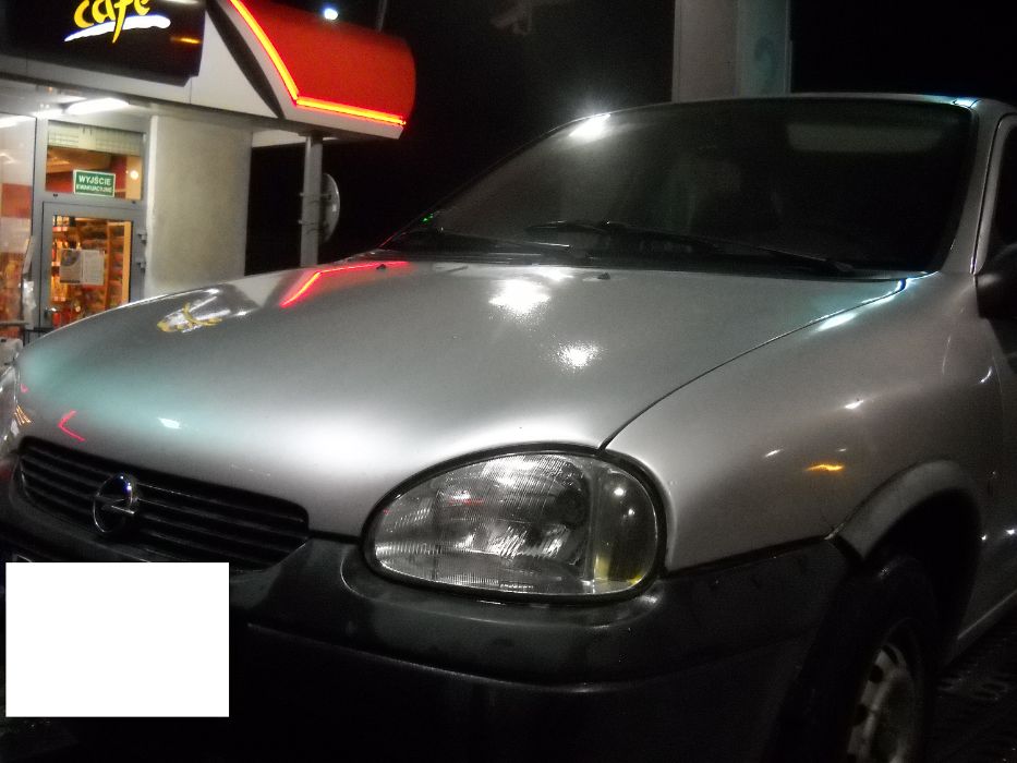 Opel Corsa B 5 drzwi kolor srebrny 1.0 benzyna na części
