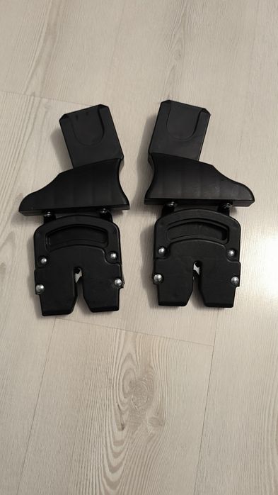 Adaptery do fotelików Cybex Cloud i Maxi Cosi