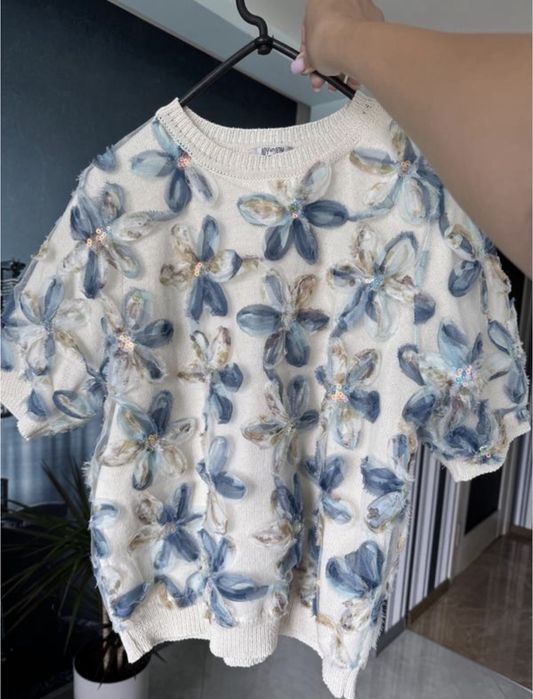 Неймовірна нарядна кофтинка з квітами і блискітками