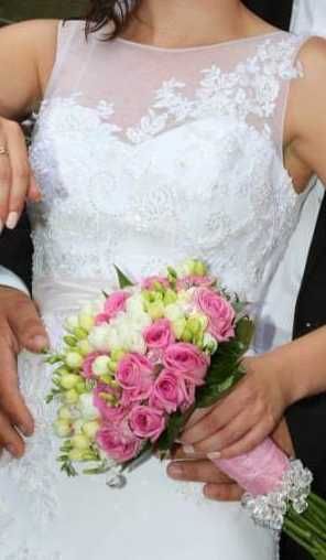 Piękna suknia ślubna