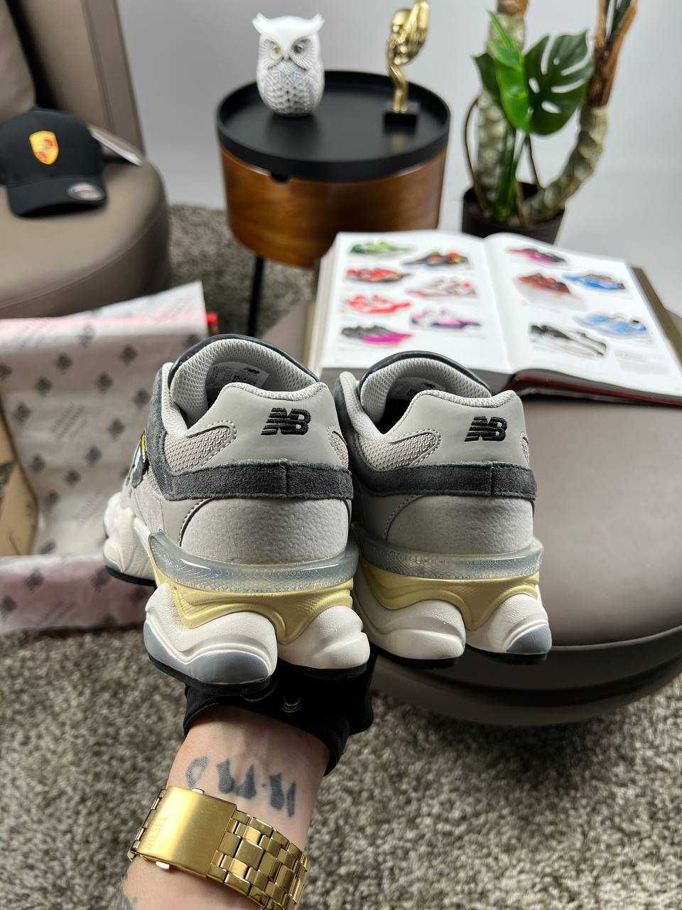 Жіночі кросівки нью беланс New Balance 9060  Light Grey Black [36-41]