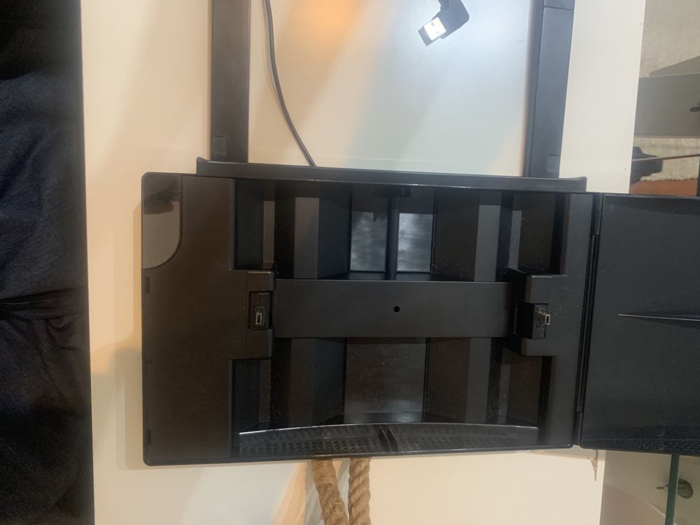 Acessório para guardar e carregar comandos PS3
