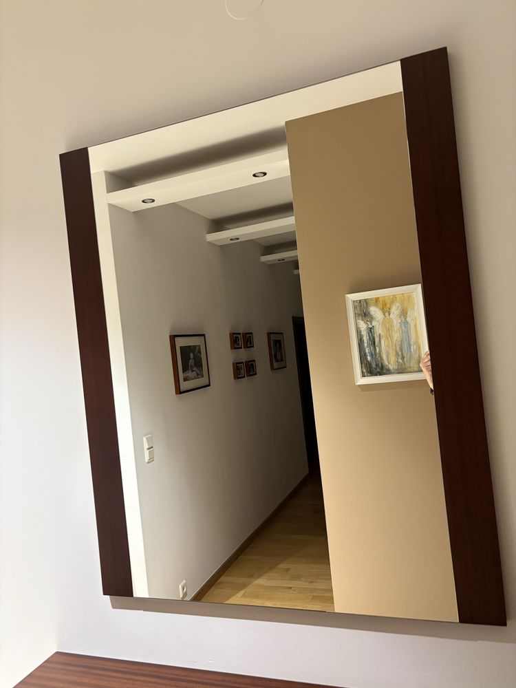 Lustro do przedpokoju z komoda