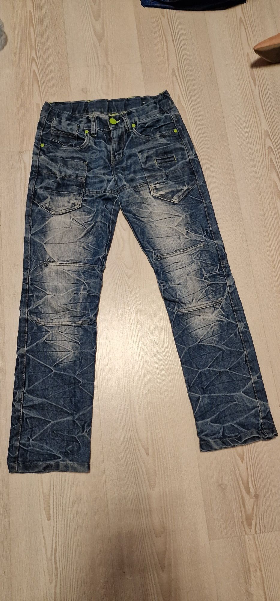 Spodnie jeans r.146