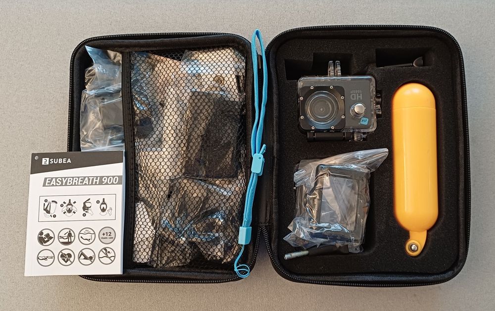 Câmera digital tipo GoPro NOVA com acessórios ciclismo e mergulho