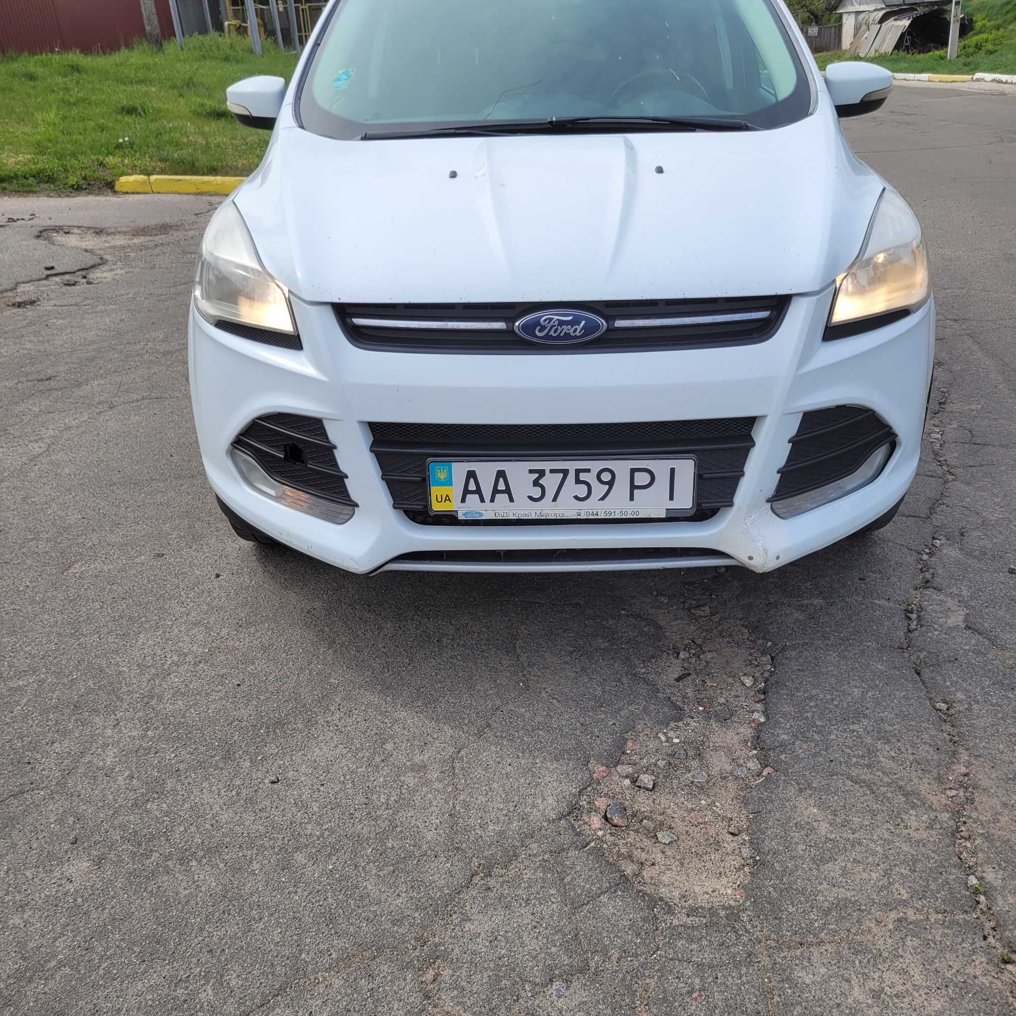 Продам Ford Kuga 2013 дизель 2л передній