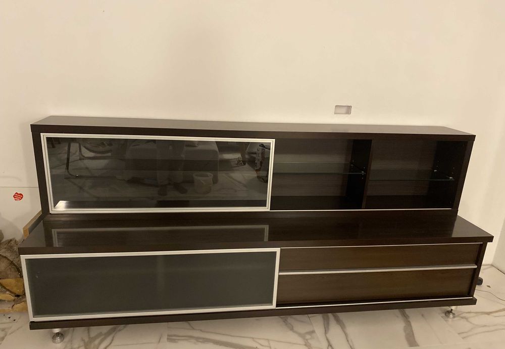Szafki pod telewizor + gablota wisząca długość 240 cm dobry stan