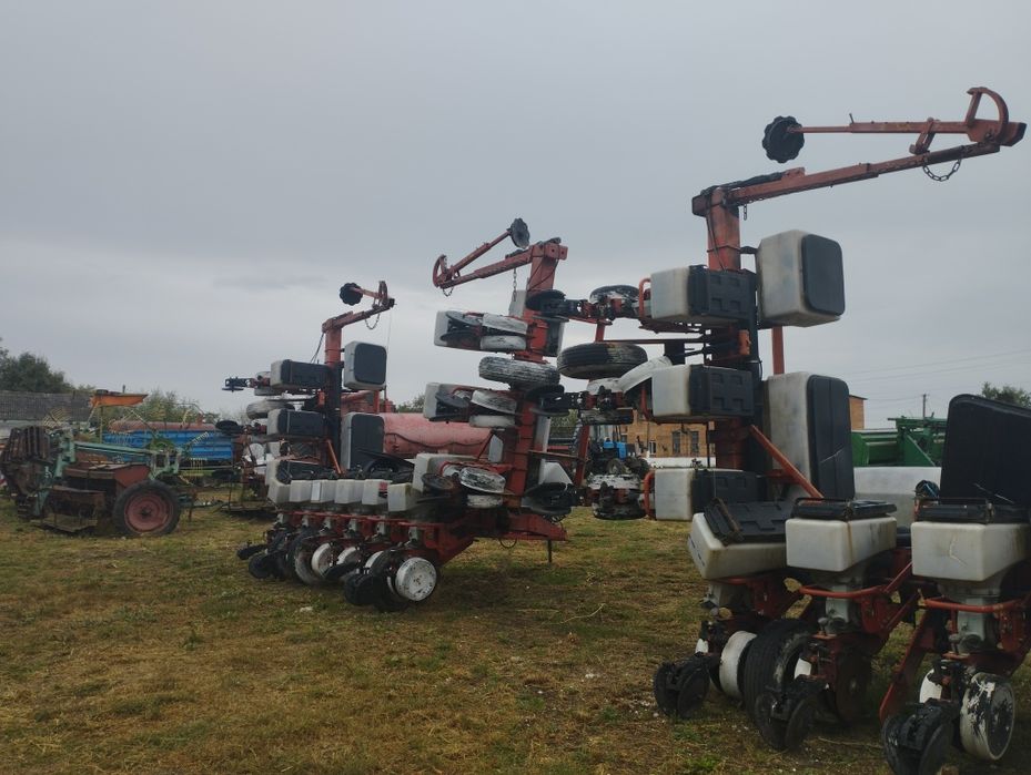 Сівалки точного висіву Massey Ferguson -MF555 12R