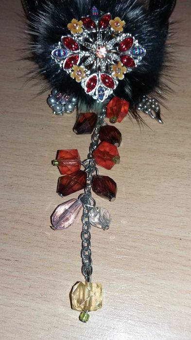 Кольє у вигляді брошки