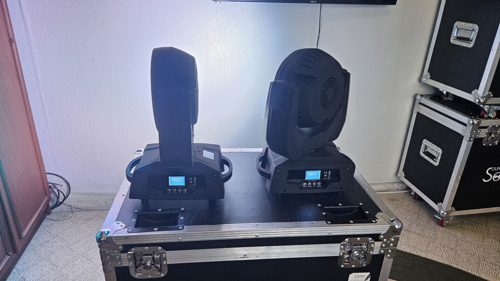 Рухлива голова STLS ST-3618 zoom RGBWA + UV 6 in 1