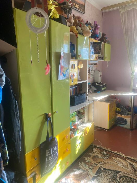 Продам дитячу стінку, мебель, зі столом і тумбою
