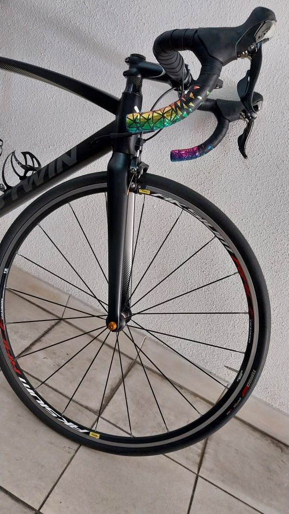 Btwin Alur700 - vários acessórios em carbono