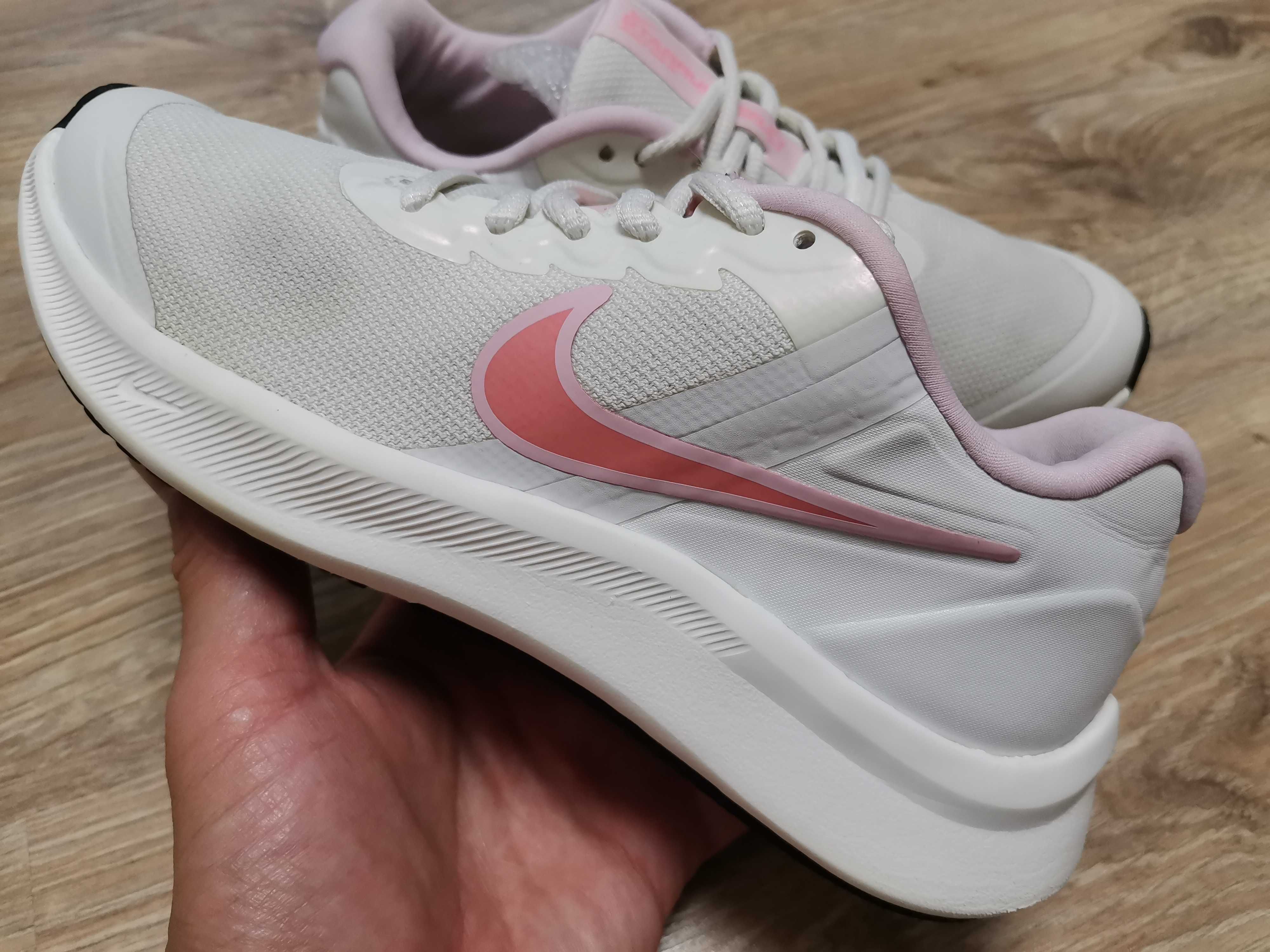 Продам кросівки Nike Star Runner 35,5 розміру.