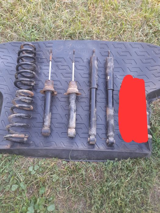 Амортизатор Пружина для Митсубиси Паджеро Вагон 3 4