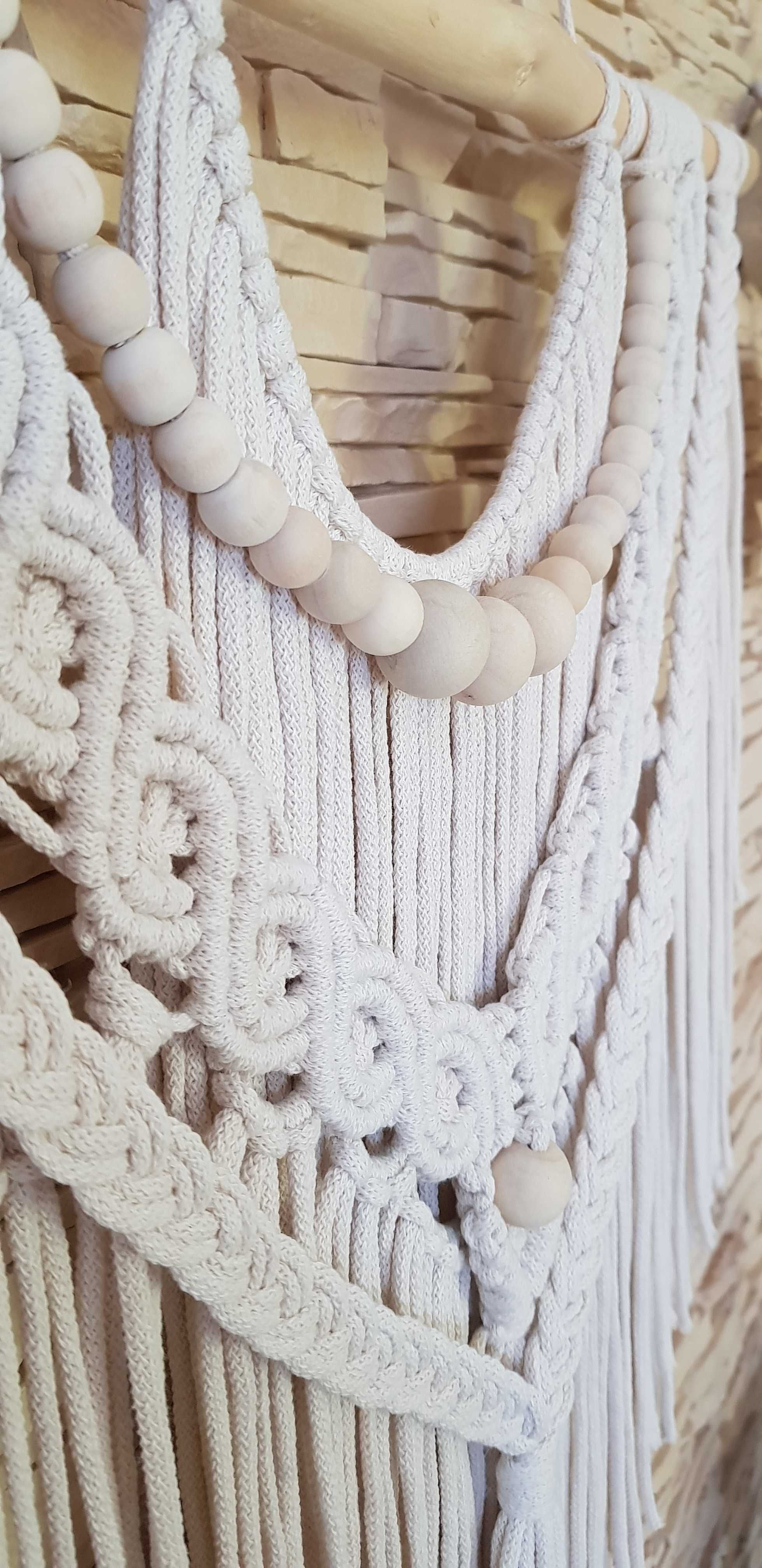Makrama na drewnianej gałęzi ze sznurka boho naturalne dekoracje