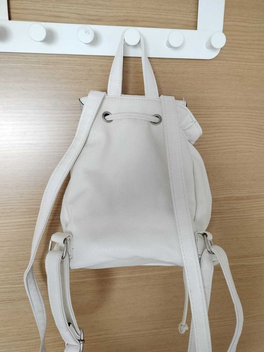 Mochila branca Primark