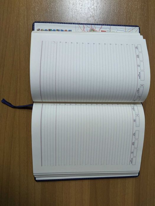 Щоденник діловий недатований А5, штучна шкіра, зріз блоку золото